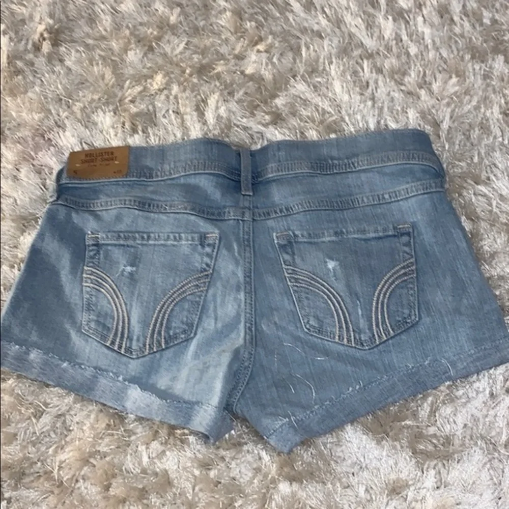 Hollister light wash‎ denim shorts NWT